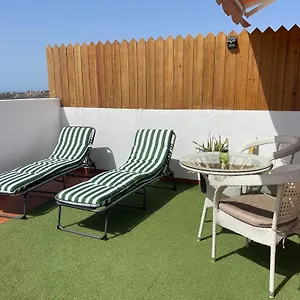 tico-con-barbacoa-y-terraza-exclusiva.in-canary-islands.com/